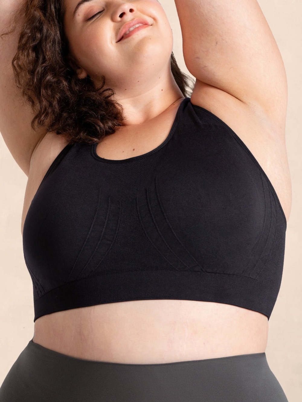 Truekind Seamless Racerback Sports Bra #97097 Black Size Large NWT